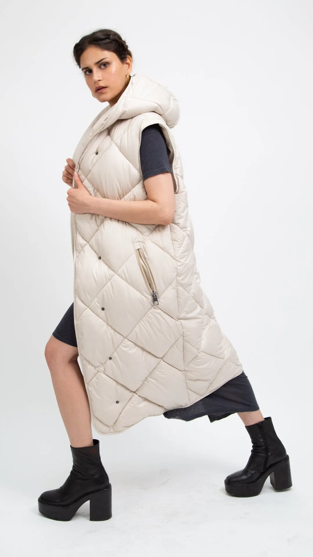 PENZANCE recycled beige long sleeveless puffer jacket